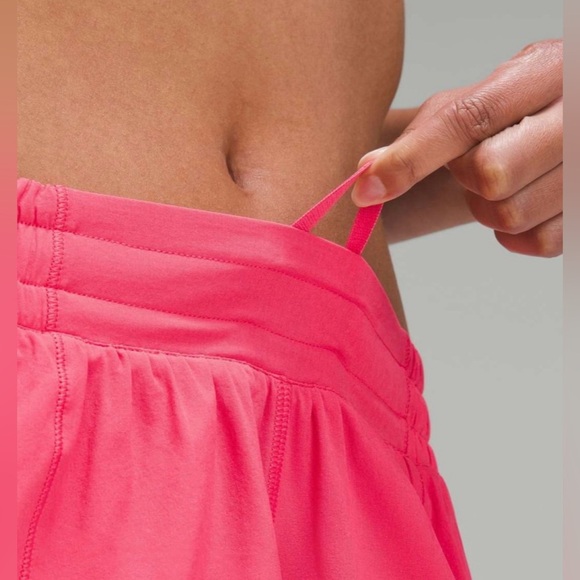Lululemon Hotty Hot Low-Rise Lined Shorts 2.5” Glaze Pink Sz6 Rare Retired Color - Picture 4 of 9